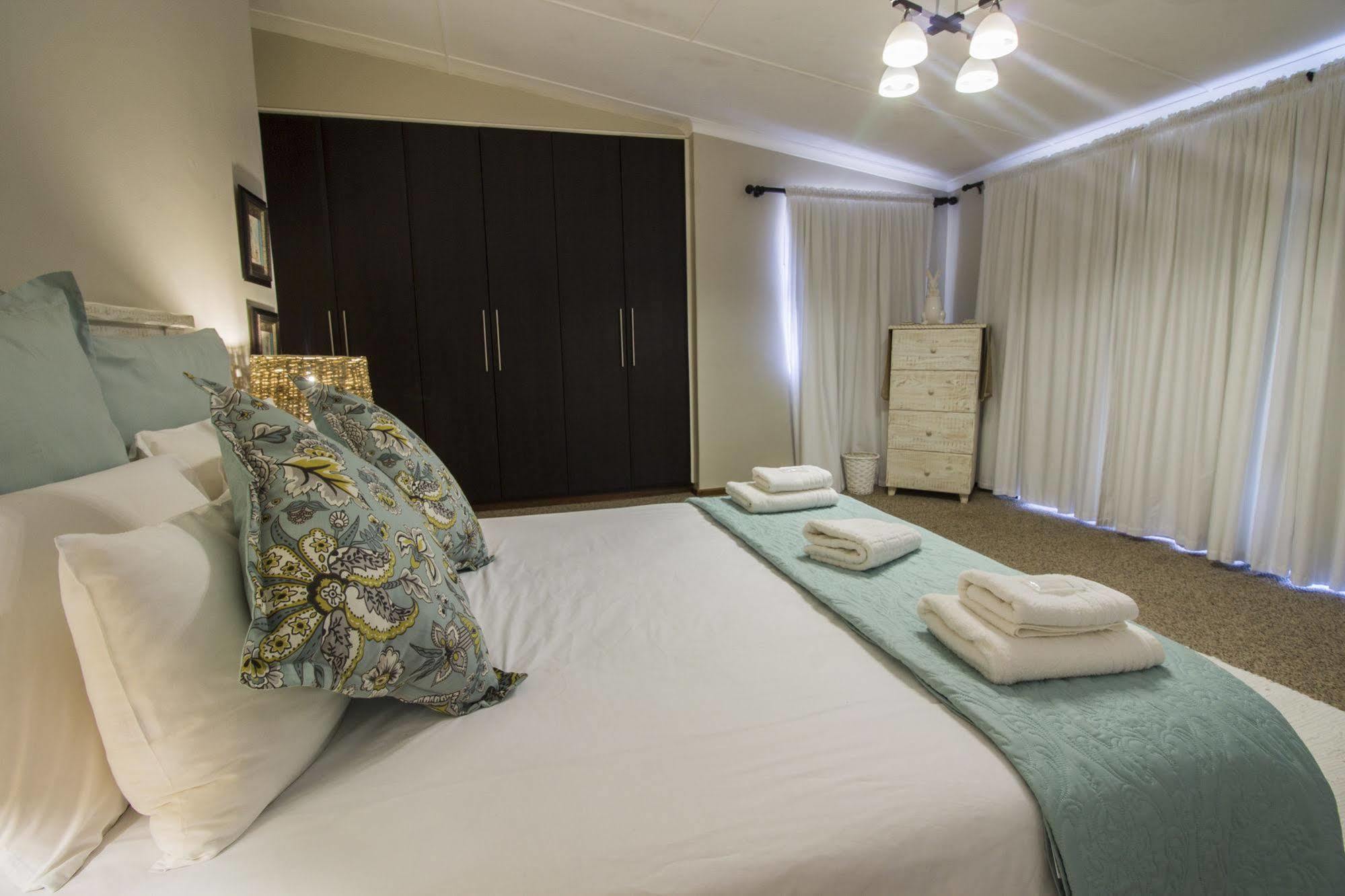 Madiolyn Apartamentos Jeffreys Bay Exterior foto